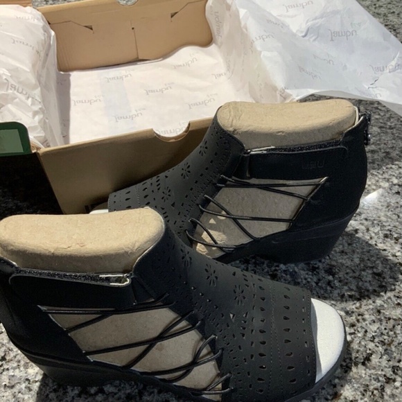 JBU by Jambu Nelly Encore - Picture 2 of 3